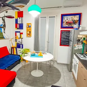 https://mr-square.taorminaitalyhotels.com
